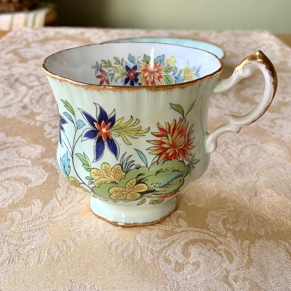 Paragon Oriental Series china cup and saucer - Picture 4 of 9